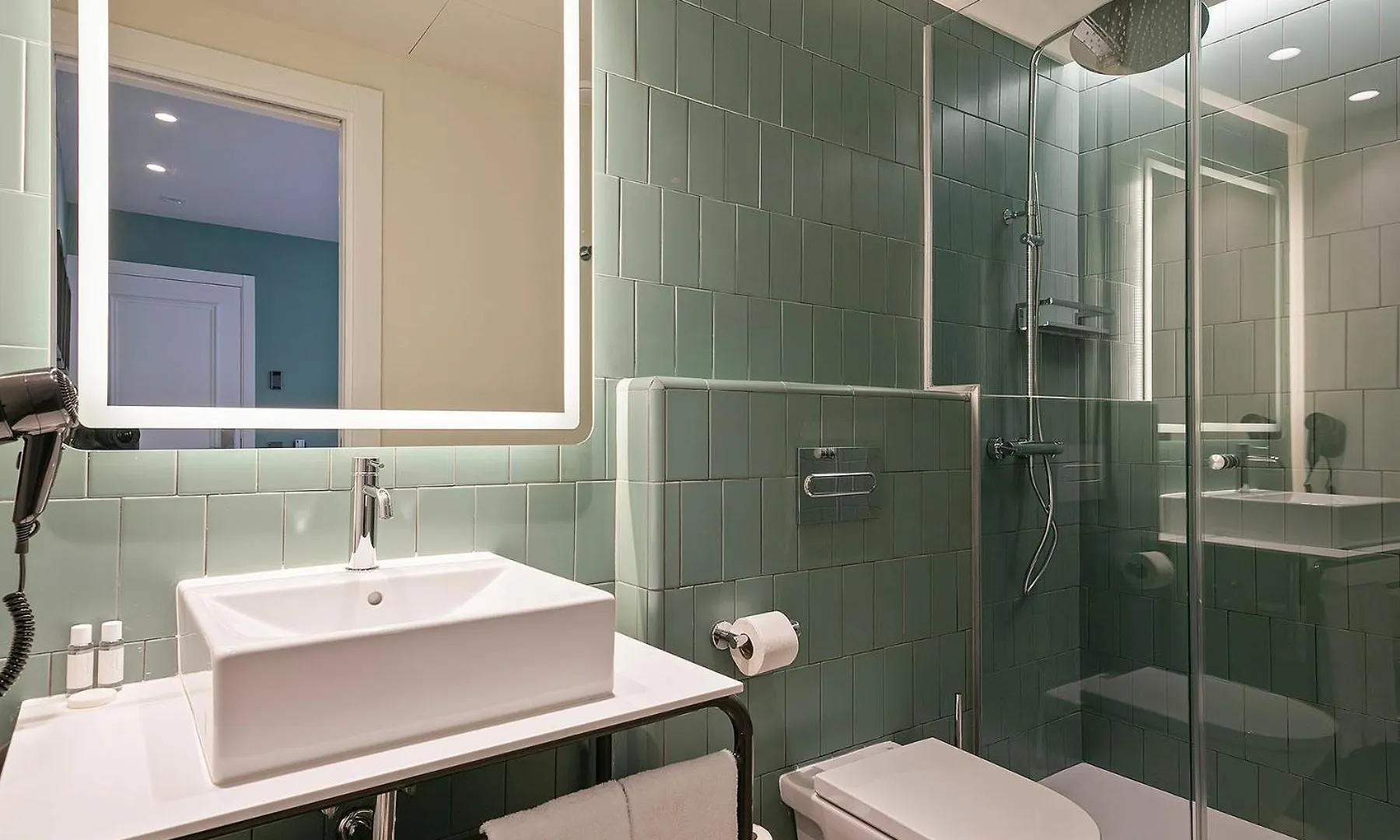 Hotel Via Augusta Barcelona 2*,