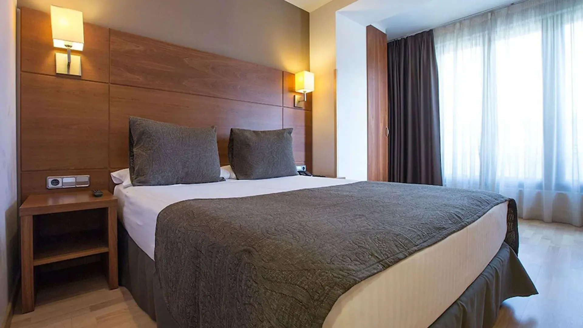 **  Hotel Via Augusta Barcellona Spagna