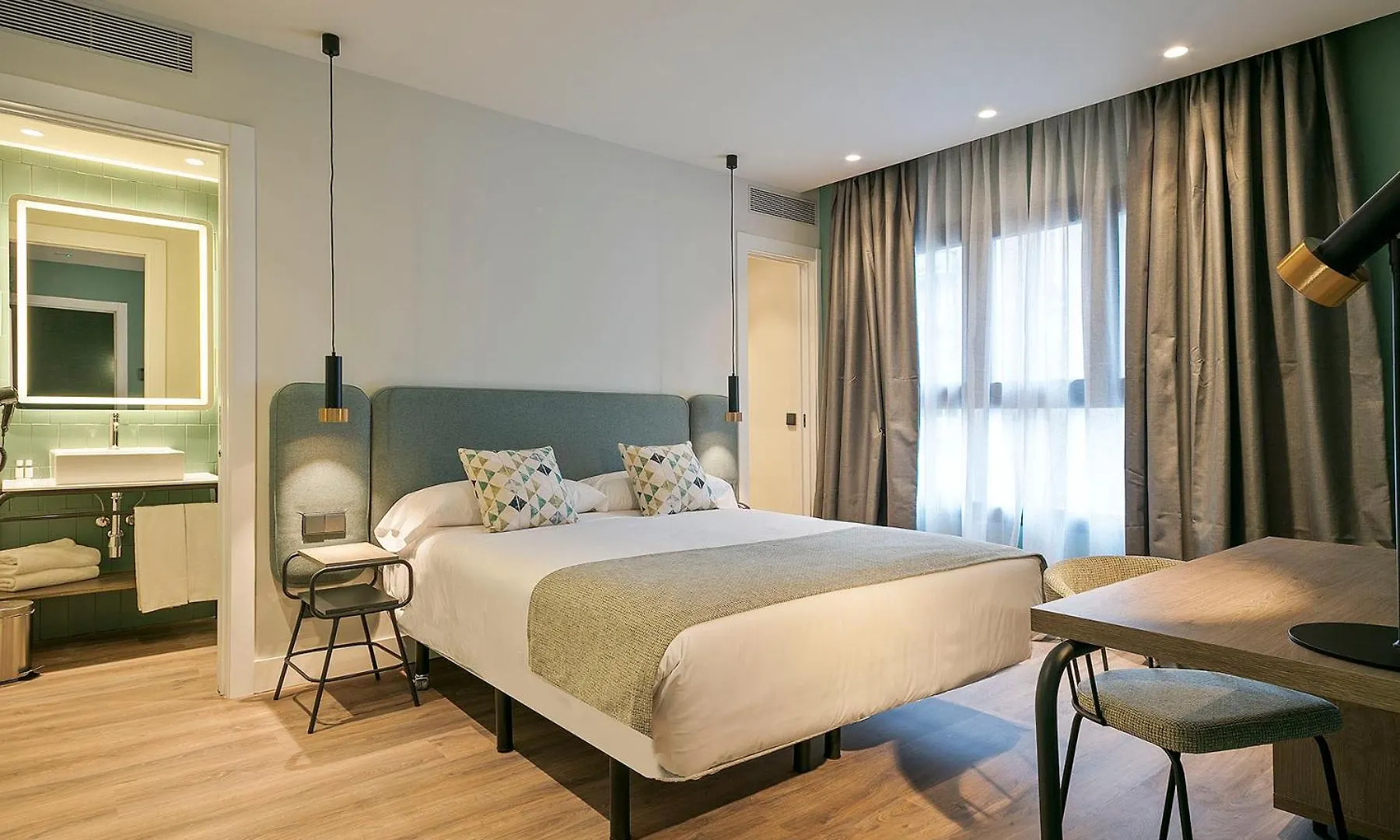 Hotel Via Augusta Barcelona 2*,  España