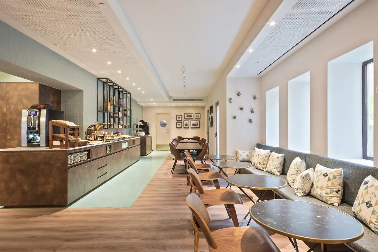 Hotel Via Augusta Barcellona 2*,